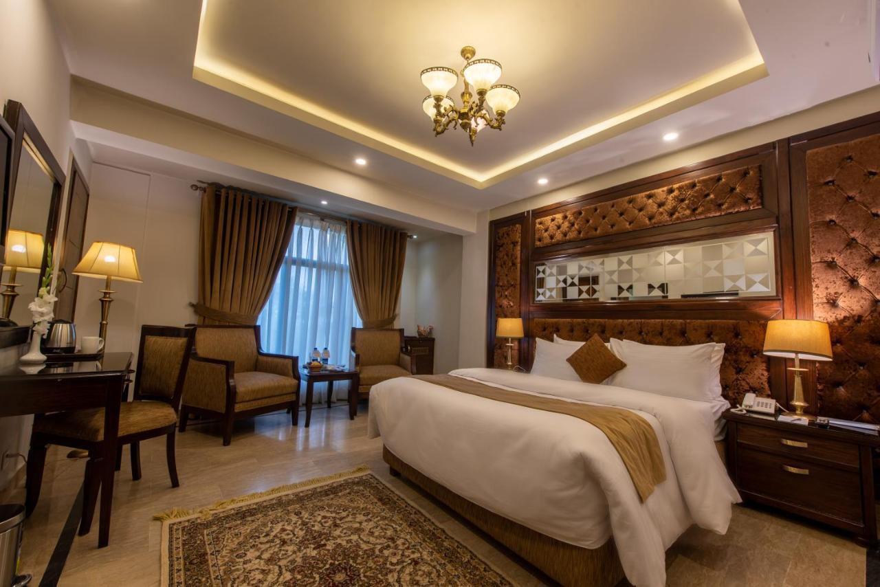 Envoy Continental Hotel Исламабад Экстерьер фото